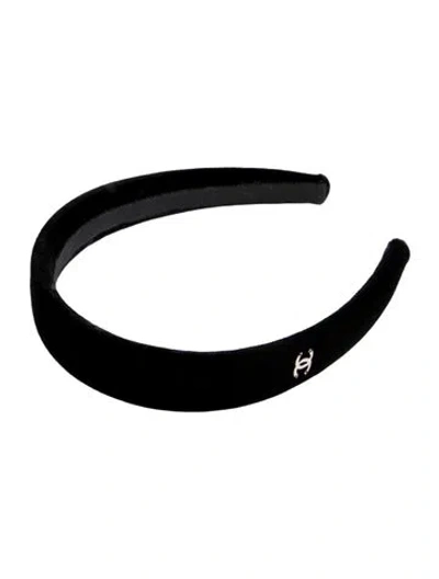 Pre-owned Chanel 2022 Cc Velvet Headband In Black