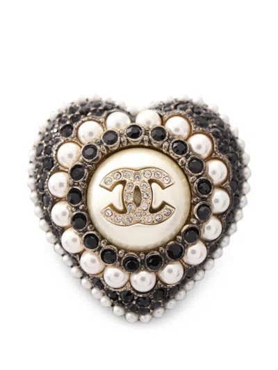 Pre-owned Chanel 2022 Heart Brooch In Gold
