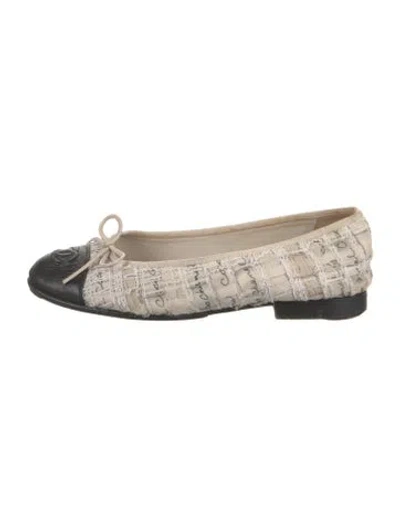 Pre-owned Chanel 2022 Interlocking Cc Logo Ballet Flats In Neutrals