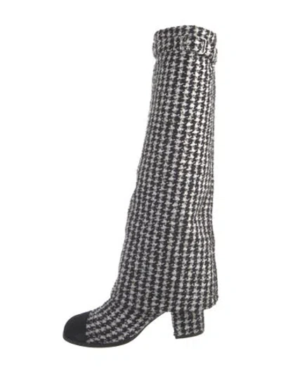 Pre-owned Chanel 2022 Interlocking Cc Logo Boots In Black