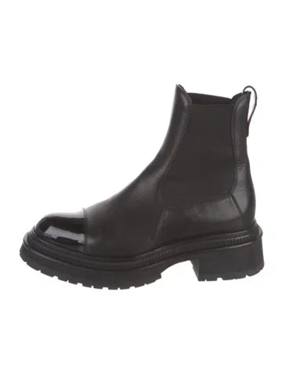 Pre-owned Chanel 2022 Interlocking Cc Logo Chelsea Boots In Black
