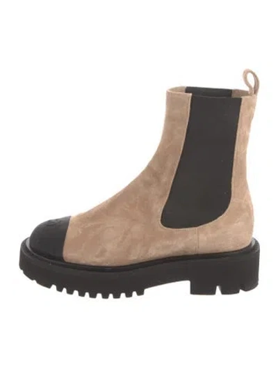 Pre-owned Chanel 2022 Interlocking Cc Logo Chelsea Boots In Neutral