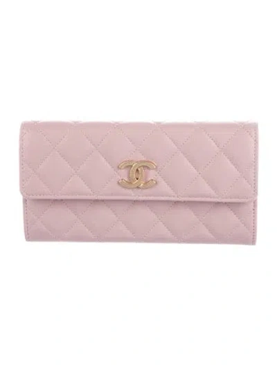 Pre-owned Chanel 2022 Interlocking Cc Logo Continental Wallet In Pink