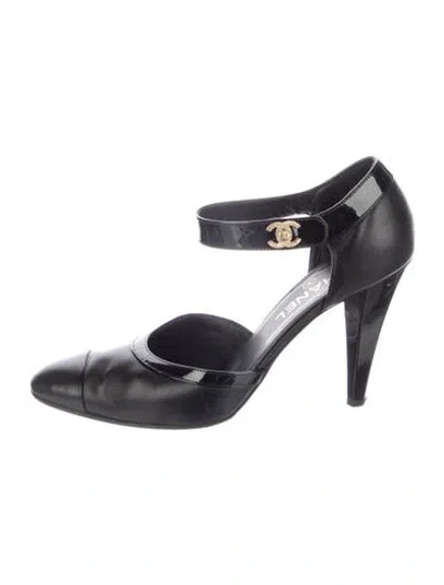 Pre-owned Chanel 2022 Interlocking Cc Logo D'orsay Pumps In Black
