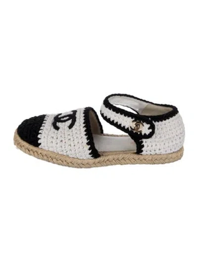 Pre-owned Chanel 2022 Interlocking Cc Logo Espadrilles In Black
