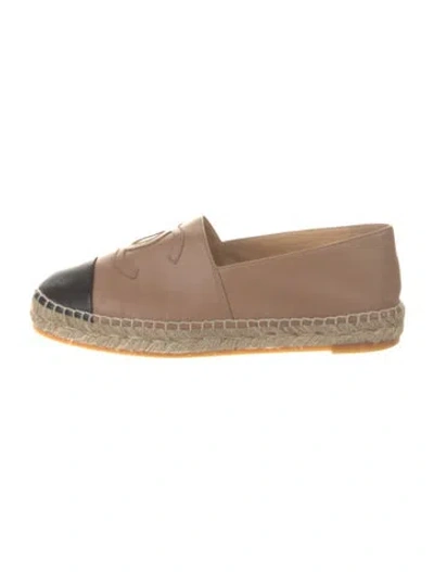 Pre-owned Chanel 2022 Interlocking Cc Logo Espadrilles In Neutral