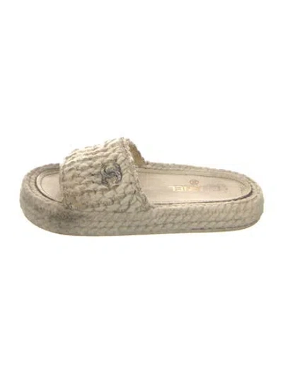 Pre-owned Chanel 2022 Interlocking Cc Logo Espadrilles In Neutral
