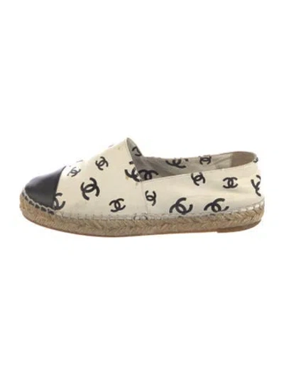 Pre-owned Chanel 2022 Interlocking Cc Logo Espadrilles In Neutral
