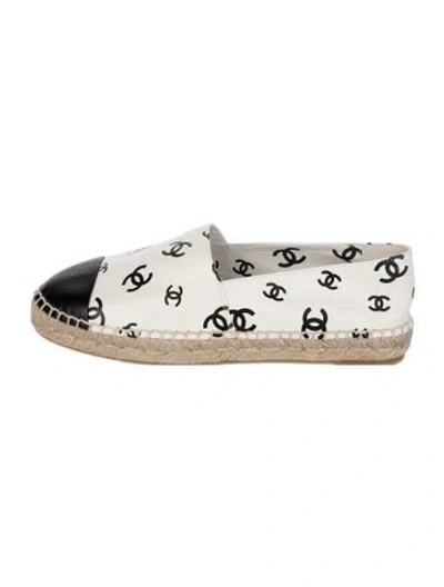 Pre-owned Chanel 2022 Interlocking Cc Logo Espadrilles In White