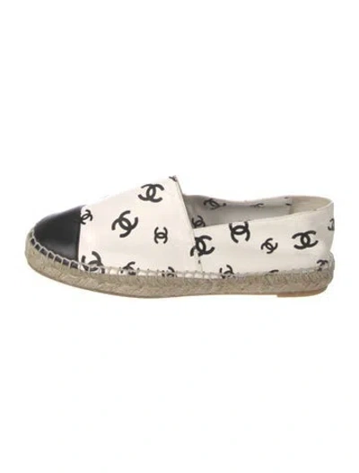 Pre-owned Chanel 2022 Interlocking Cc Logo Espadrilles In White