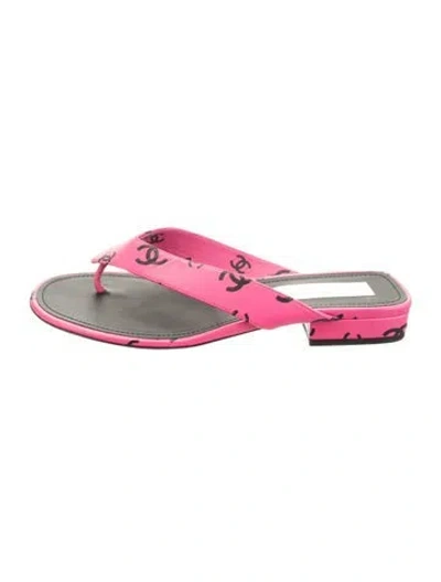 Pre-owned Chanel 2022 Interlocking Cc Logo Flip Flops In Pink