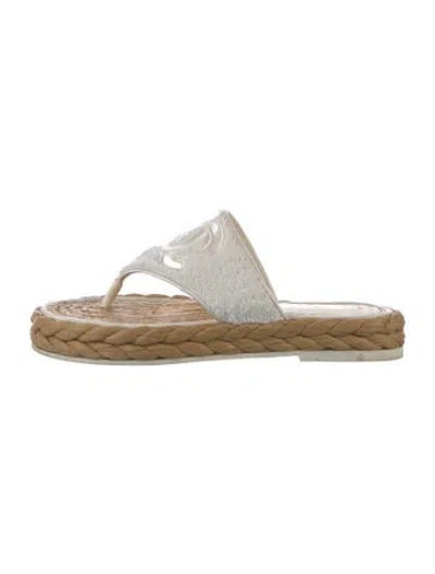 Pre-owned Chanel 2022 Interlocking Cc Logo Flip Flops In White