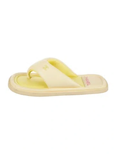 Pre-owned Chanel 2022 Interlocking Cc Logo Flip Flops In Yellow