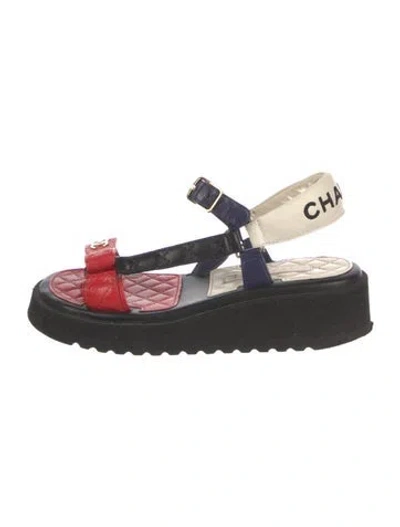 Pre-owned Chanel 2022 Interlocking Cc Logo Gladiator Sandals In Red