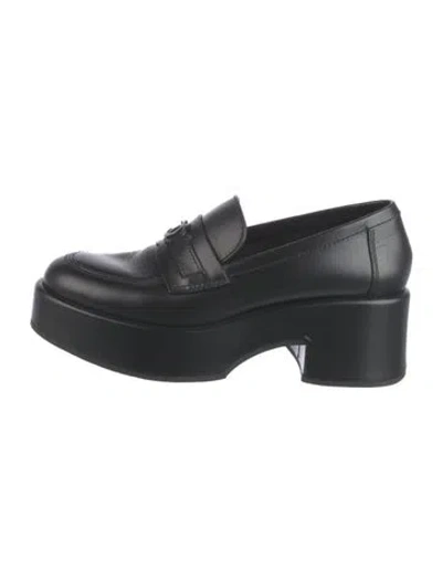 Pre-owned Chanel 2022 Interlocking Cc Logo Loafers In Black