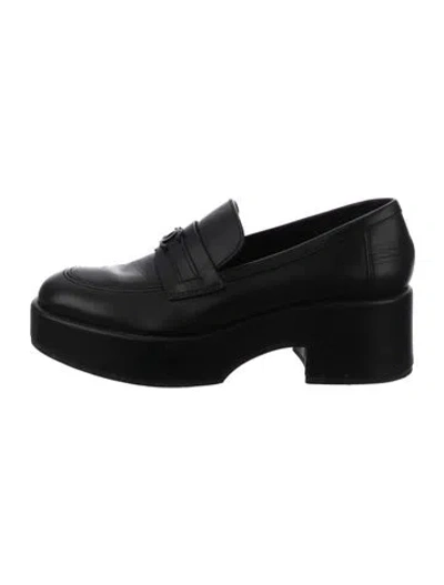 Pre-owned Chanel 2022 Interlocking Cc Logo Loafers In Black