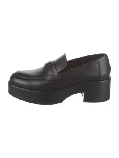 Pre-owned Chanel 2022 Interlocking Cc Logo Loafers In Black