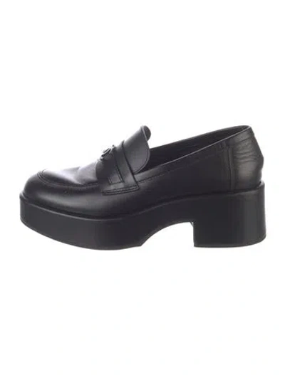 Pre-owned Chanel 2022 Interlocking Cc Logo Loafers In Black