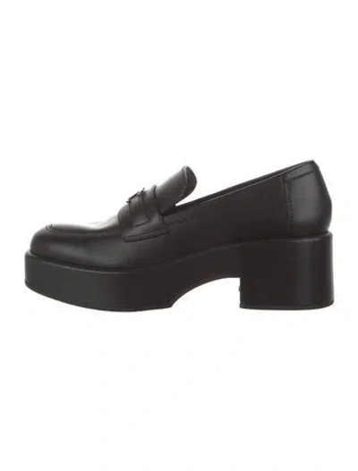 Pre-owned Chanel 2022 Interlocking Cc Logo Loafers In Black