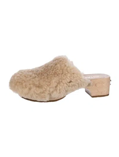Pre-owned Chanel 2022 Interlocking Cc Logo Mules In Neutrals