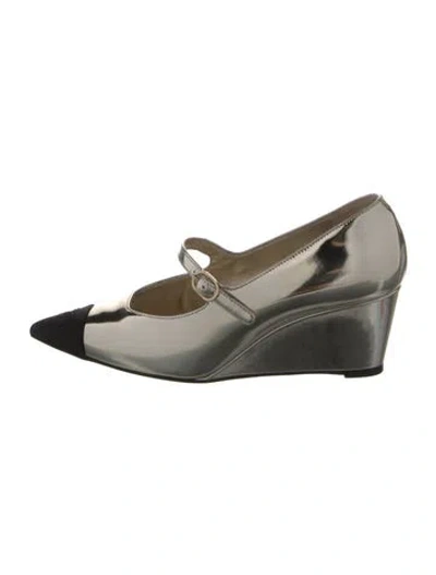 Pre-owned Chanel 2022 Interlocking Cc Logo Pumps
