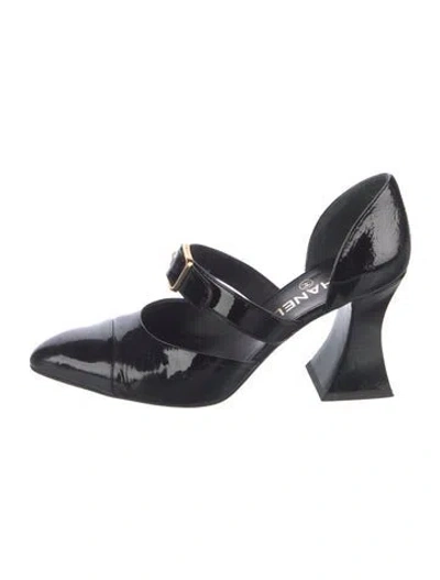 Pre-owned Chanel 2022 Interlocking Cc Logo Pumps In Black