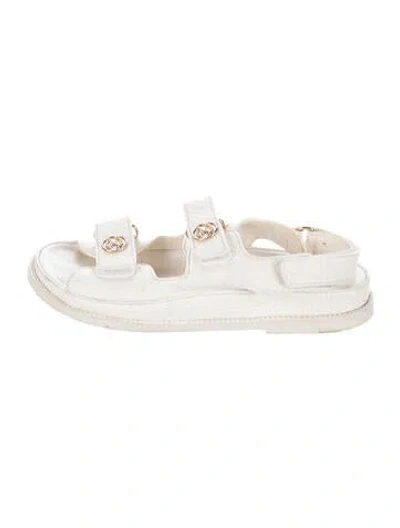 Pre-owned Chanel 2022 Interlocking Cc Logo Sandals In White