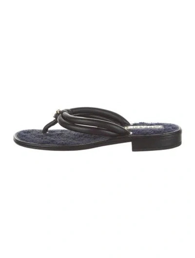 Pre-owned Chanel 2022 Interlocking Cc Logo Slides In Black