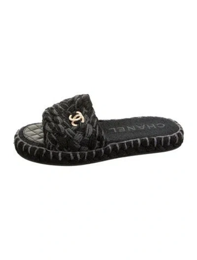 Pre-owned Chanel 2022 Interlocking Cc Logo Slides In Black