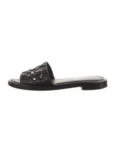 Pre-owned Chanel 2022 Interlocking Cc Logo Slides In Black