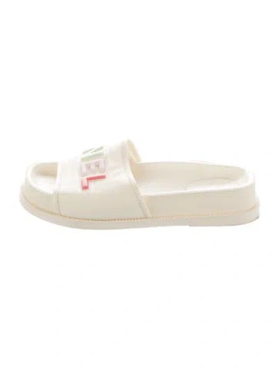 Pre-owned Chanel 2022 Interlocking Cc Logo Slides In Neutrals