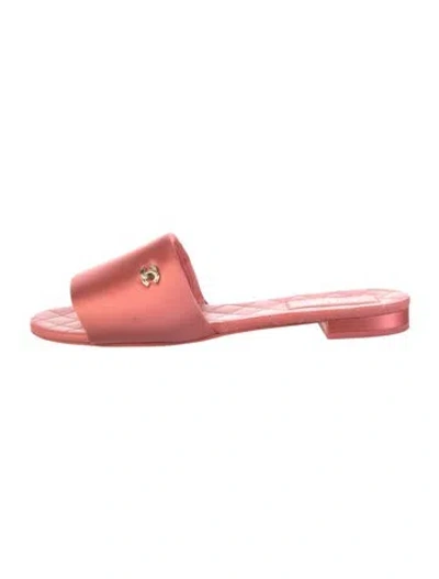 Pre-owned Chanel 2022 Interlocking Cc Logo Slides In Pink