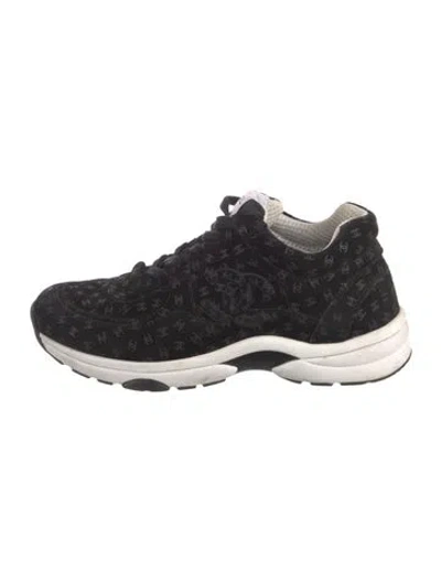Pre-owned Chanel 2022 Interlocking Cc Logo Sneakers In Black