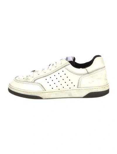 Pre-owned Chanel 2022 Interlocking Cc Logo Sneakers In White
