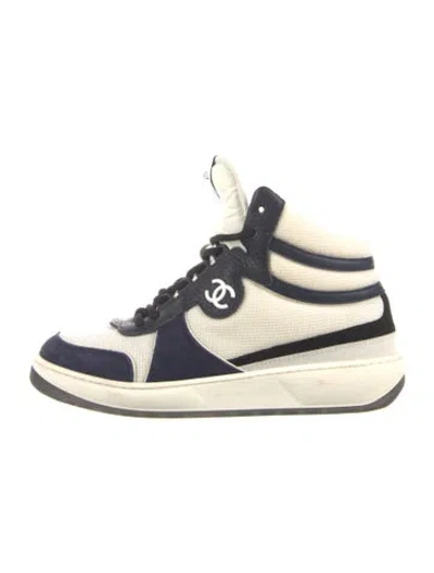 Pre-owned Chanel 2022 Interlocking Cc Logo Wedge Sneakers In White