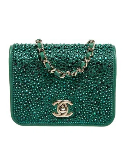 Pre-owned Chanel 2022 Paris-le19m Strass Cc Clutch On Chain In Green