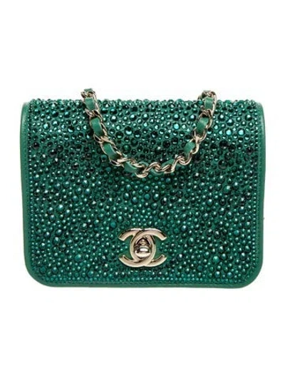 Pre-owned Chanel 2022 Paris-le19m Strass Cc Clutch On Chain In Green