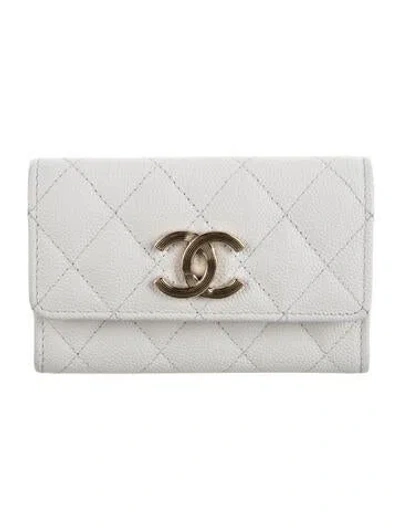 Pre-owned Chanel 2023 Card Holder Flap Card Holder In White