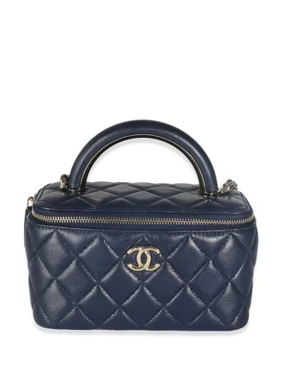 Pre-owned Chanel 2023 Cc Diamond-quilted Two-way Vanity Bag In 蓝色