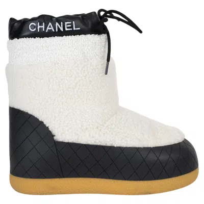 Pre-owned Chanel 2023 Coco Neige Shearling Snow Boots Ecru 37 In White