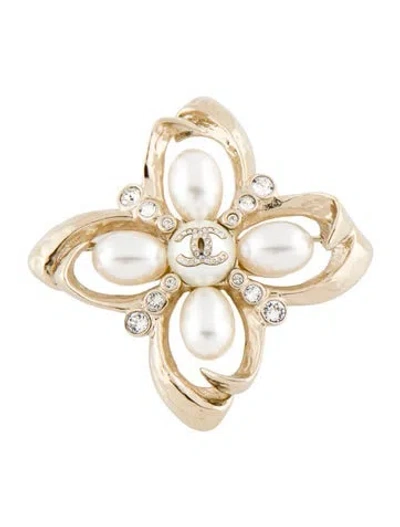 Pre-owned Chanel 2023 Faux Pearl & Strass Brooch In White
