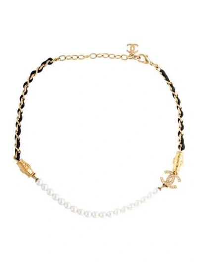Pre-owned Chanel 2023 Faux Pearl, Strass & Leather Cc Choker Necklace, 17.75" In Black/white