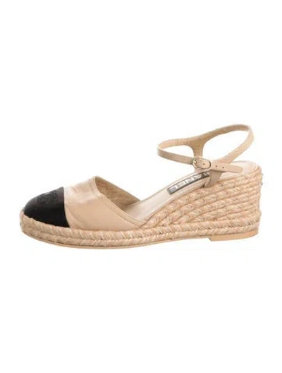 Pre-owned Chanel 2023 Interlocking Cc Logo Espadrilles In Neutral