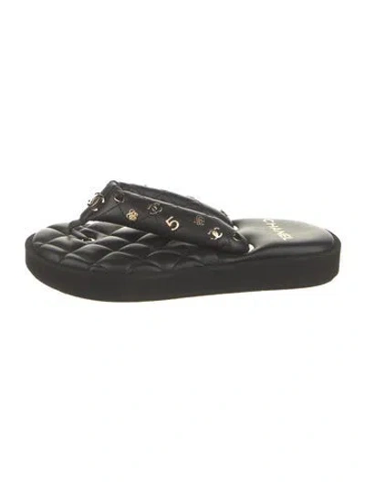 Pre-owned Chanel 2023 Interlocking Cc Logo Flip Flops In Black