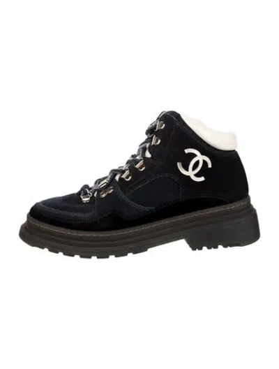 Pre-owned Chanel 2023 Interlocking Cc Logo Hiking Boots In Black/blue