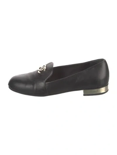 Pre-owned Chanel 2023 Interlocking Cc Logo Loafers In Black