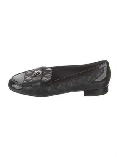 Pre-owned Chanel 2023 Interlocking Cc Logo Loafers In Black