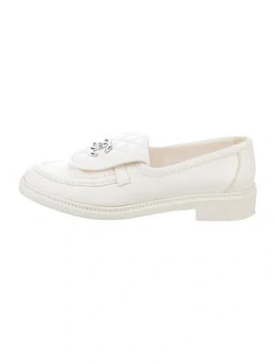 Pre-owned Chanel 2023 Interlocking Cc Logo Loafers In White