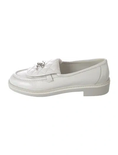 Pre-owned Chanel 2023 Interlocking Cc Logo Loafers In White