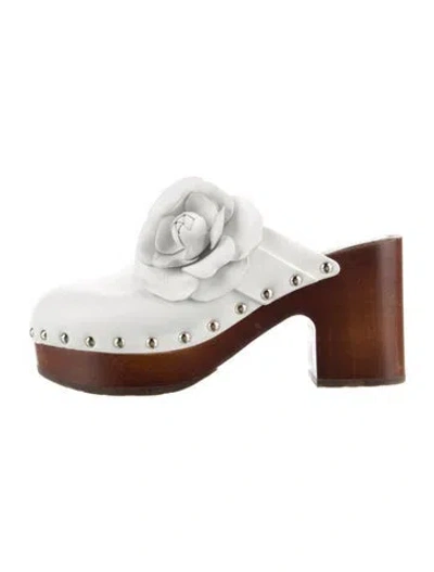 Pre-owned Chanel 2023 Interlocking Cc Logo Mules In White
